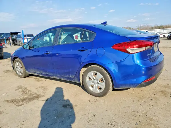 3KPFK4A7XHE011615 2017 KIA FORTE - Image 2