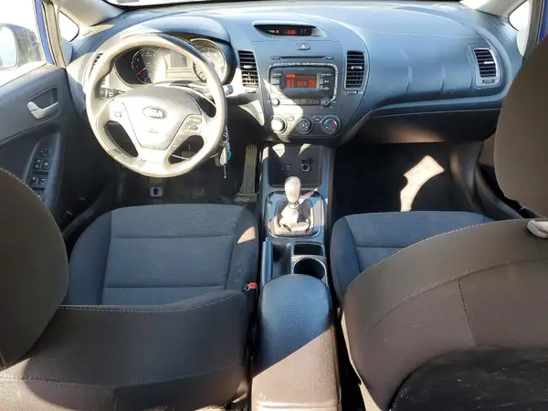 3KPFK4A7XHE011615 2017 KIA FORTE - Image 8