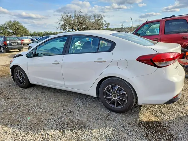 3KPFK4A7XHE011890 2017 KIA FORTE - Image 2