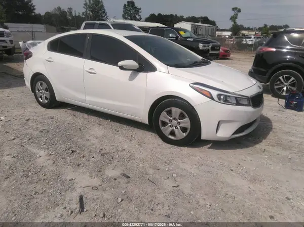 3KPFK4A7XHE015289 2017 KIA FORTE - Image 1
