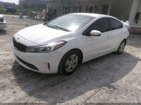 3KPFK4A7XHE015289 2017 KIA FORTE - Image 2