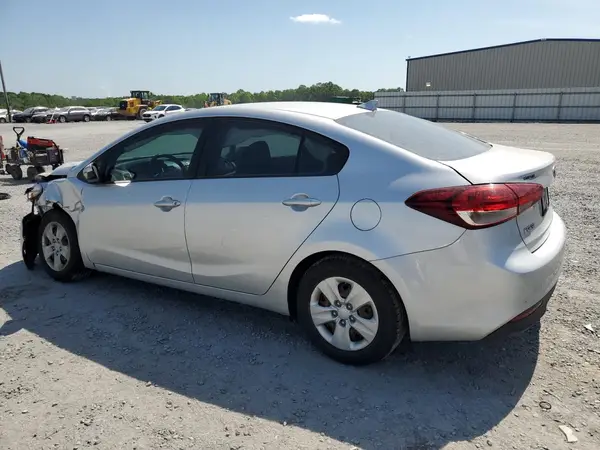3KPFK4A7XHE015602 2017 KIA FORTE - Image 2
