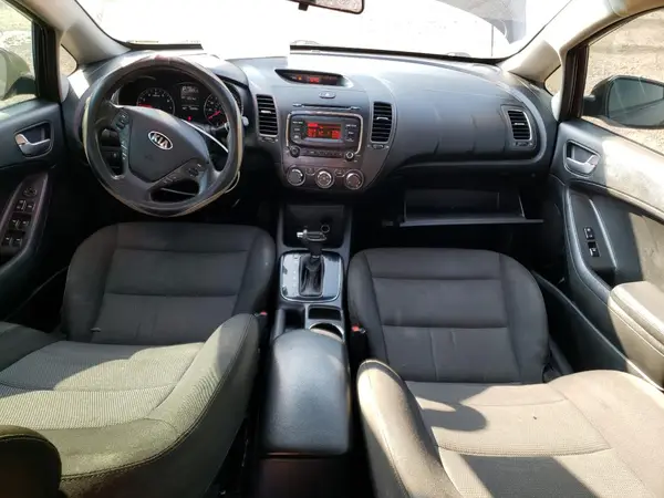 3KPFK4A7XHE016071 2017 KIA FORTE - Image 8