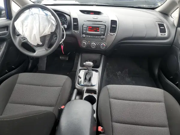 3KPFK4A7XHE018211 2017 KIA FORTE - Image 8
