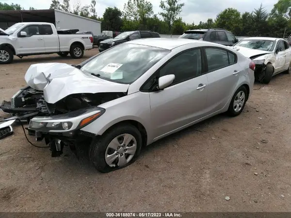 3KPFK4A7XHE019388 2017 KIA FORTE - Image 2