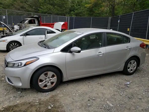 3KPFK4A7XHE019391 2017 KIA FORTE - Image 1