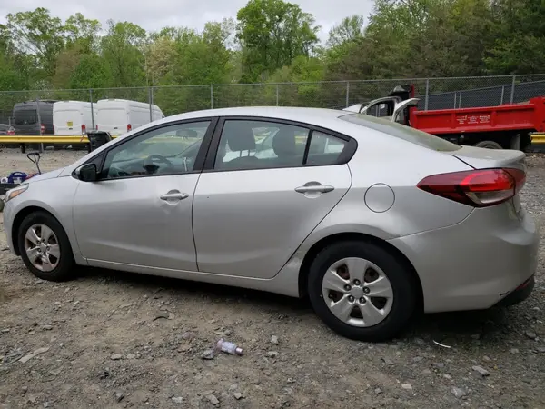 3KPFK4A7XHE019391 2017 KIA FORTE - Image 2