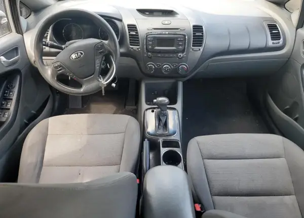 3KPFK4A7XHE019391 2017 KIA FORTE - Image 8