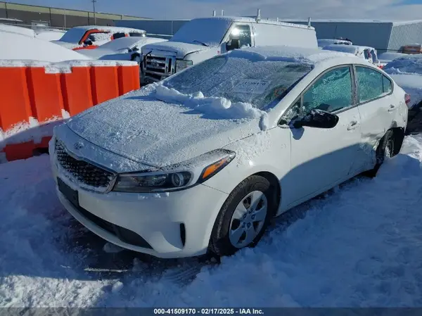 3KPFK4A7XHE020797 2017 KIA FORTE - Image 2