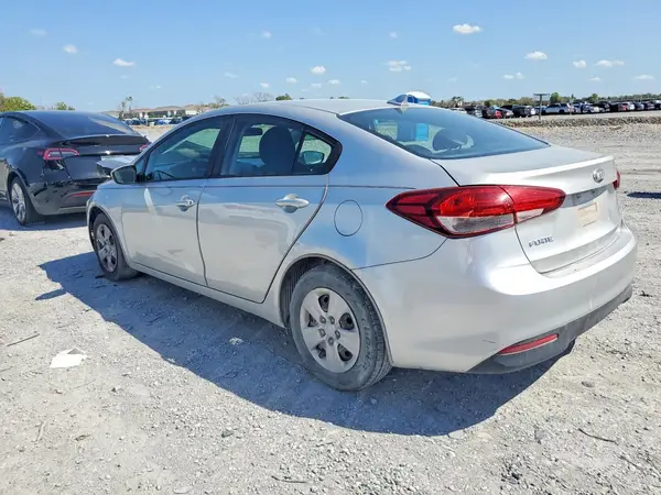 3KPFK4A7XHE023571 2017 KIA FORTE - Image 2