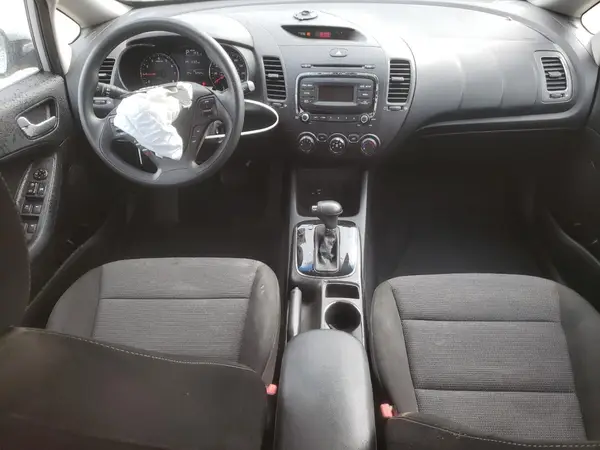 3KPFK4A7XHE027250 2017 KIA FORTE - Image 8