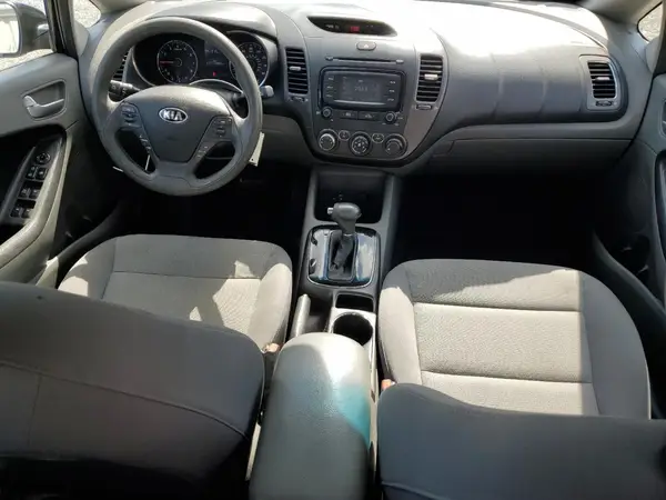 3KPFK4A7XHE027863 2017 KIA FORTE - Image 8