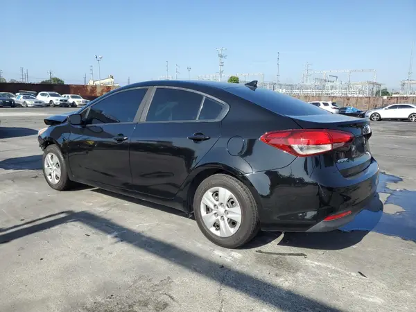 3KPFK4A7XHE029256 2017 KIA FORTE - Image 2