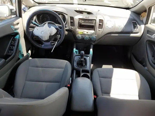 3KPFK4A7XHE029645 2017 KIA FORTE - Image 8
