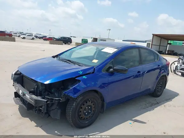 3KPFK4A7XHE030083 2017 KIA FORTE - Image 2