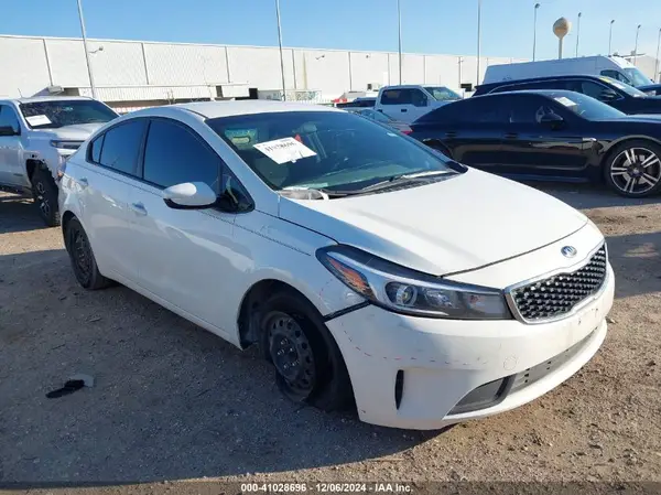 3KPFK4A7XHE030150 2017 KIA FORTE - Image 1