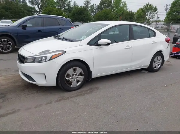 3KPFK4A7XHE030374 2017 KIA FORTE - Image 2