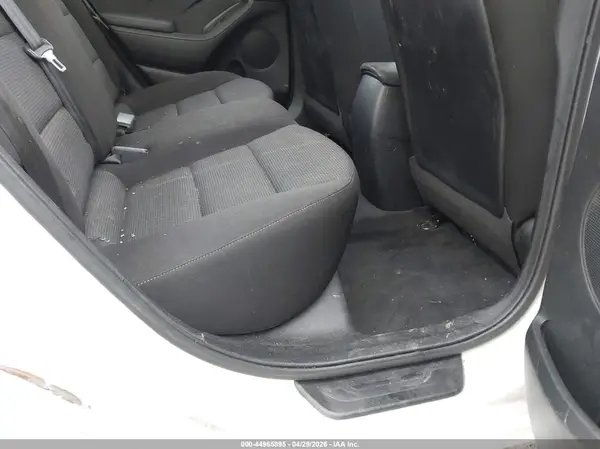 3KPFK4A7XHE030374 2017 KIA FORTE - Image 8