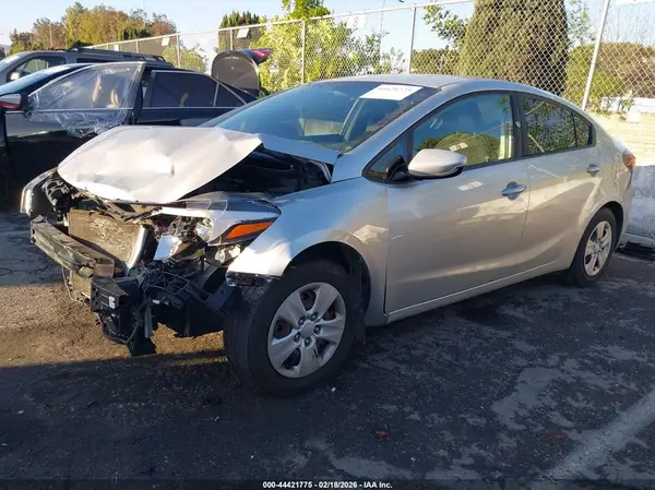 3KPFK4A7XHE031492 2017 KIA FORTE - Image 2