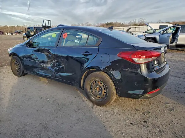 3KPFK4A7XHE032934 2017 KIA FORTE - Image 2