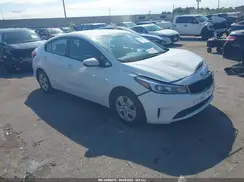 3KPFK4A7XHE035803 2017 KIA FORTE