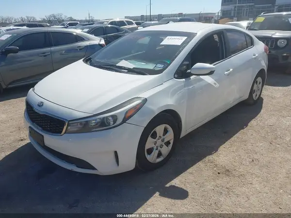 3KPFK4A7XHE037826 2017 KIA FORTE - Image 2