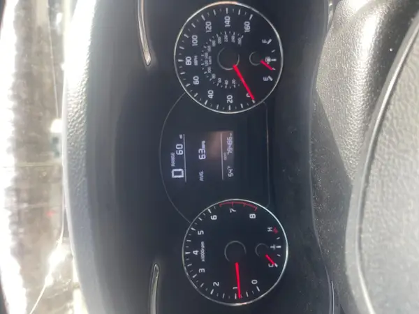 3KPFK4A7XHE039060 2017 KIA FORTE - Image 8