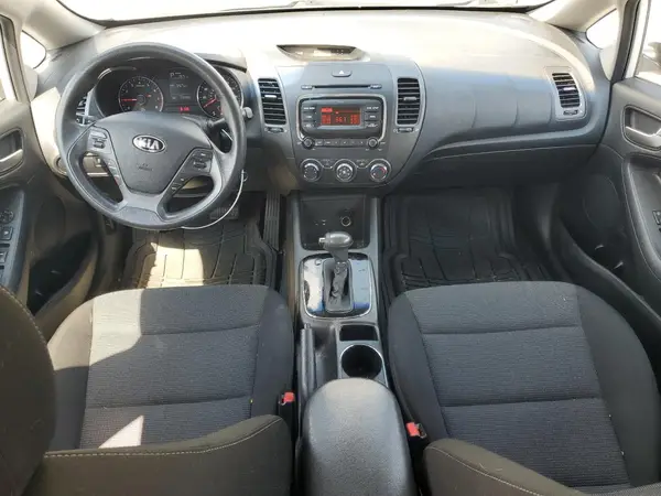 3KPFK4A7XHE041004 2017 KIA FORTE - Image 8