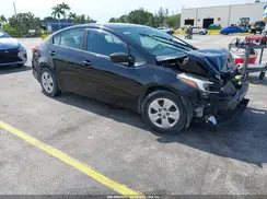 3KPFK4A7XHE041374 2017 KIA FORTE