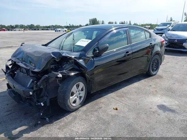 3KPFK4A7XHE041374 2017 KIA FORTE - Image 2