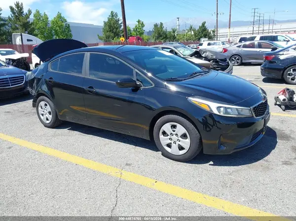 3KPFK4A7XHE043853 2017 KIA FORTE - Image 1