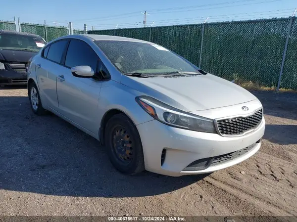3KPFK4A7XHE044341 2017 KIA FORTE - Image 1