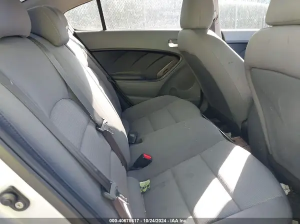 3KPFK4A7XHE044341 2017 KIA FORTE - Image 8