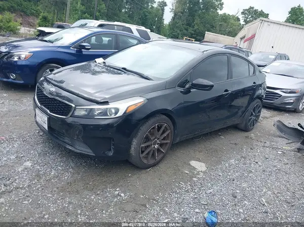 3KPFK4A7XHE045067 2017 KIA FORTE - Image 2