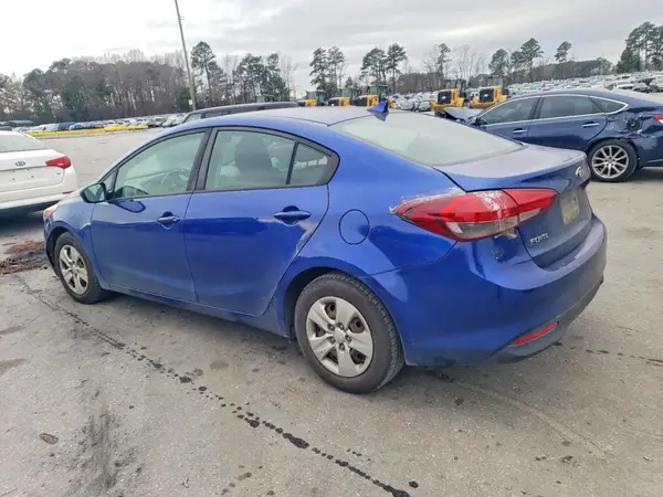 3KPFK4A7XHE045764 2017 KIA FORTE - Image 2