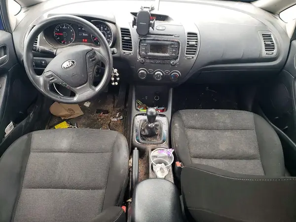 3KPFK4A7XHE045764 2017 KIA FORTE - Image 8