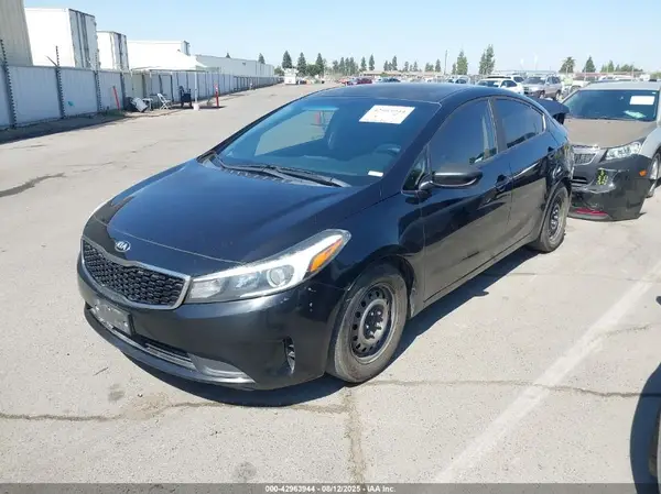3KPFK4A7XHE046414 2017 KIA FORTE - Image 2