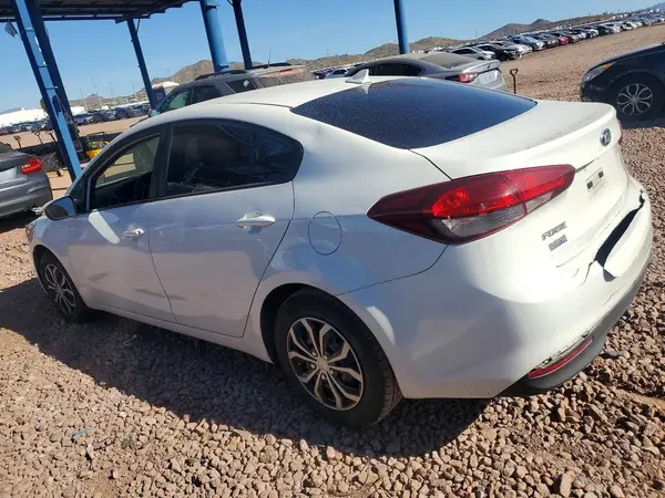 3KPFK4A7XHE046509 2017 KIA FORTE - Image 2