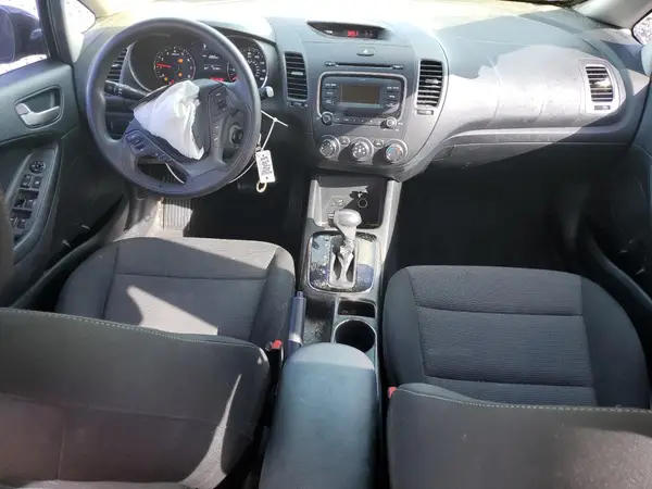 3KPFK4A7XHE046896 2017 KIA FORTE - Image 8