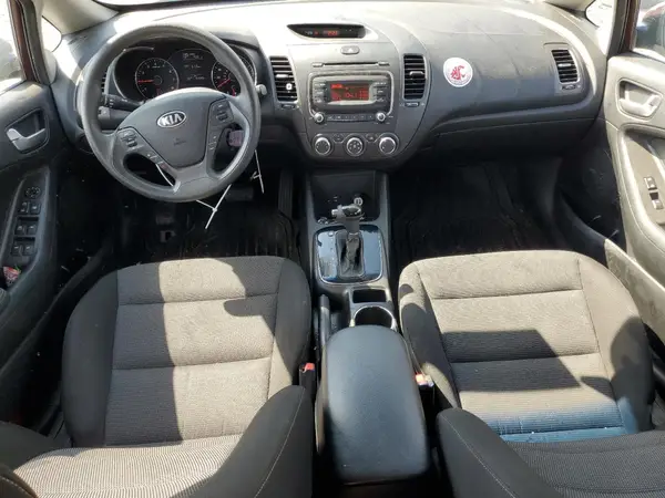 3KPFK4A7XHE048759 2017 KIA FORTE - Image 8