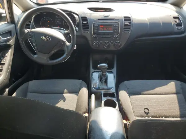 3KPFK4A7XHE049152 2017 KIA FORTE - Image 8
