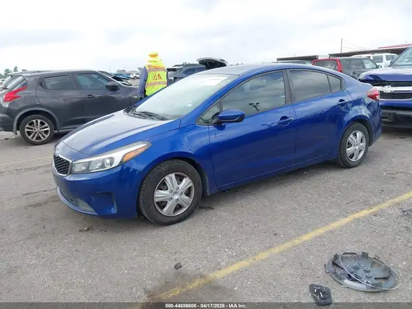 3KPFK4A7XHE049751 2017 KIA FORTE - Image 2