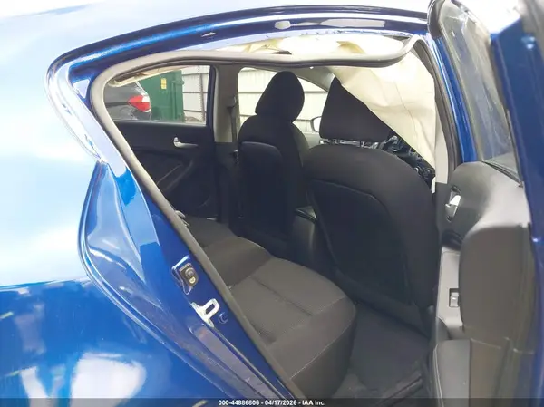 3KPFK4A7XHE049751 2017 KIA FORTE - Image 8