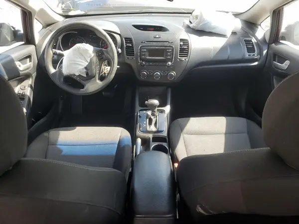 3KPFK4A7XHE050477 2017 KIA FORTE - Image 8
