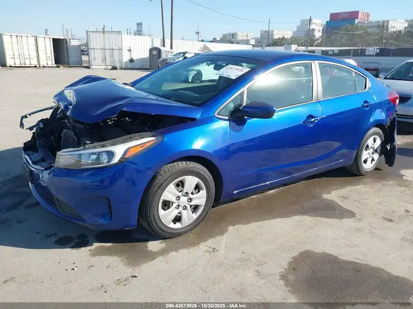 3KPFK4A7XHE050611 2017 KIA FORTE - Image 2