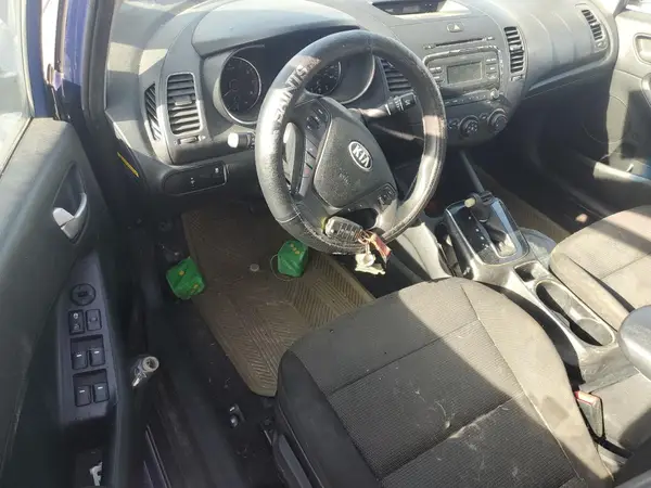 3KPFK4A7XHE050625 2017 KIA FORTE - Image 8