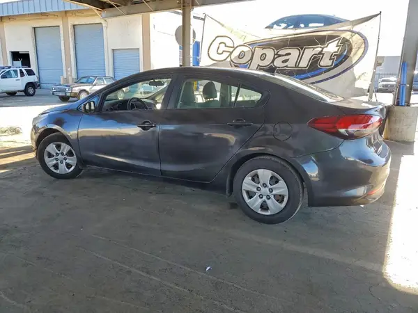 3KPFK4A7XHE050785 2017 KIA FORTE - Image 2