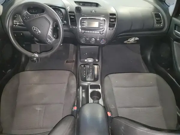 3KPFK4A7XHE050950 2017 KIA FORTE - Image 8