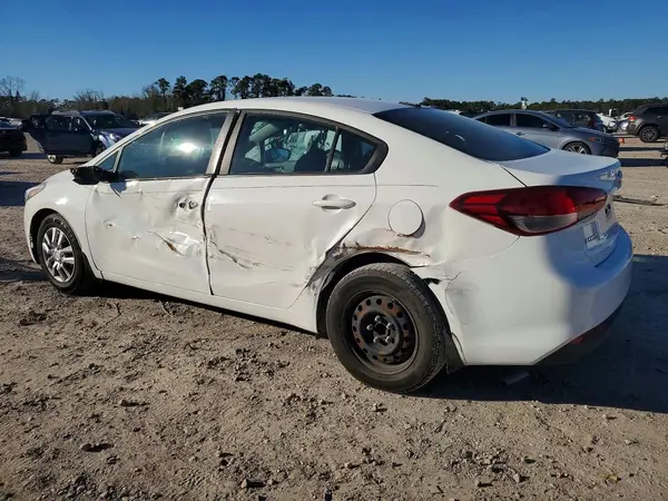 3KPFK4A7XHE051824 2017 KIA FORTE - Image 2