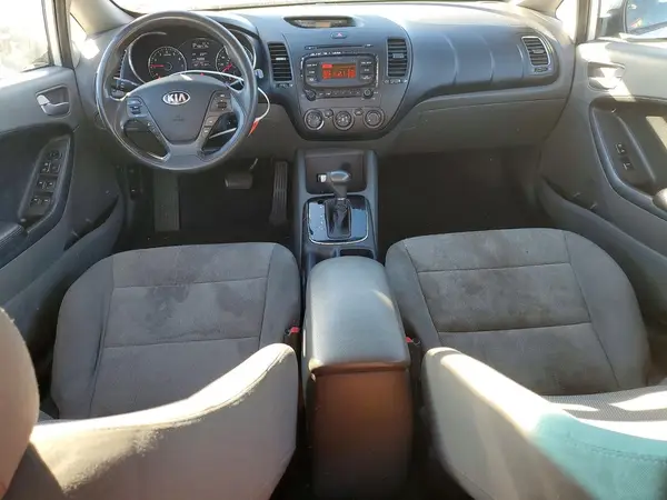3KPFK4A7XHE051824 2017 KIA FORTE - Image 8